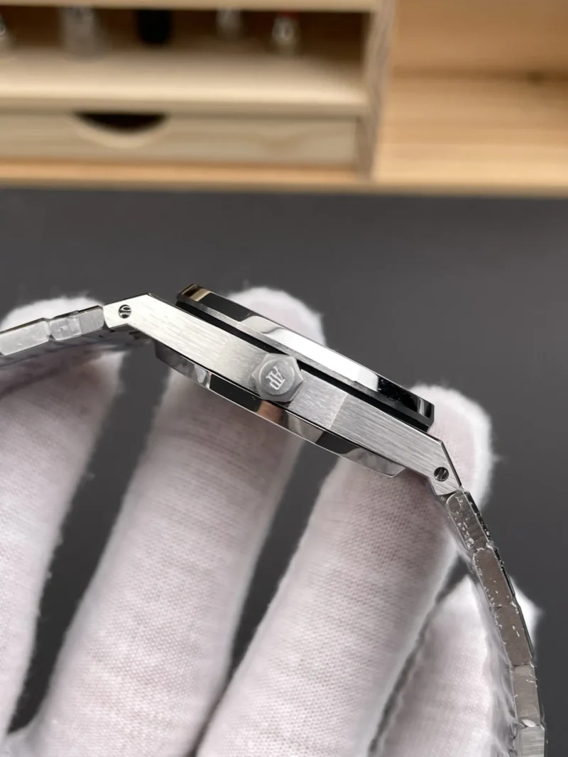 AP Royal Oak 77350 White Dial 34mm