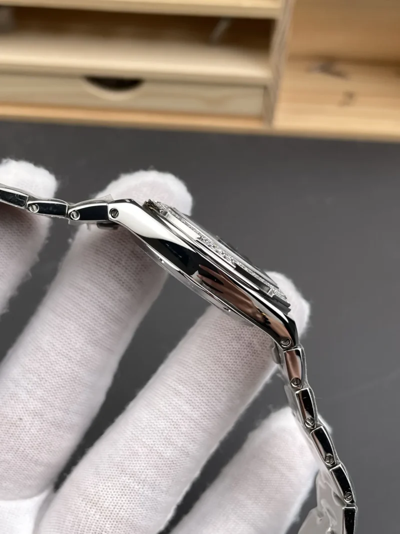 Vacheron Constantin Overseas 1205 V Diamond Bezel 33mm
