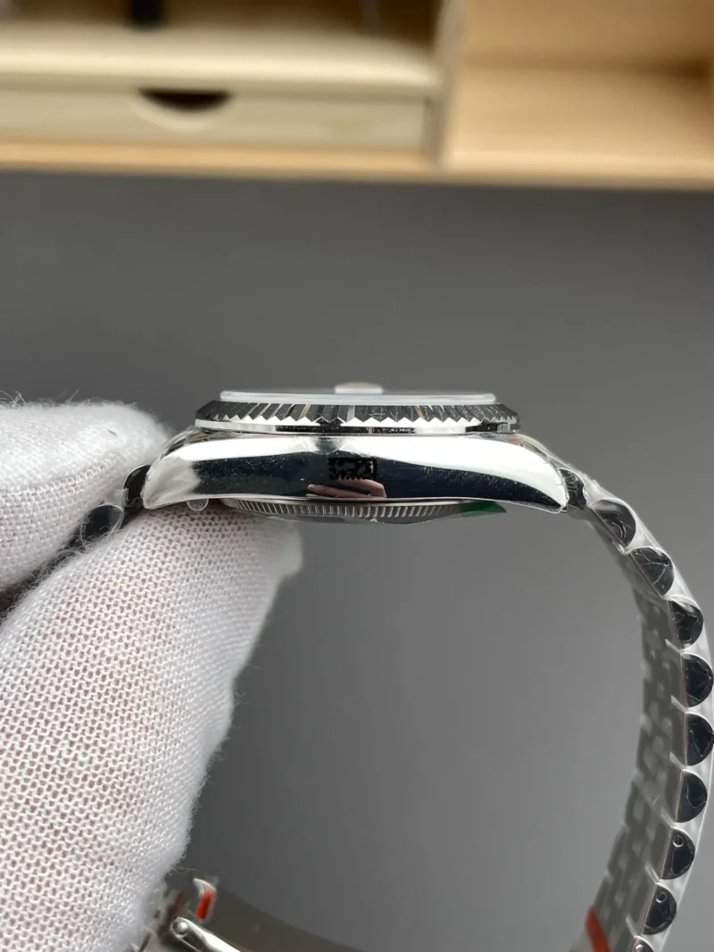 Rolex Datejust Mother-of-Pearl Ladies 31mm
