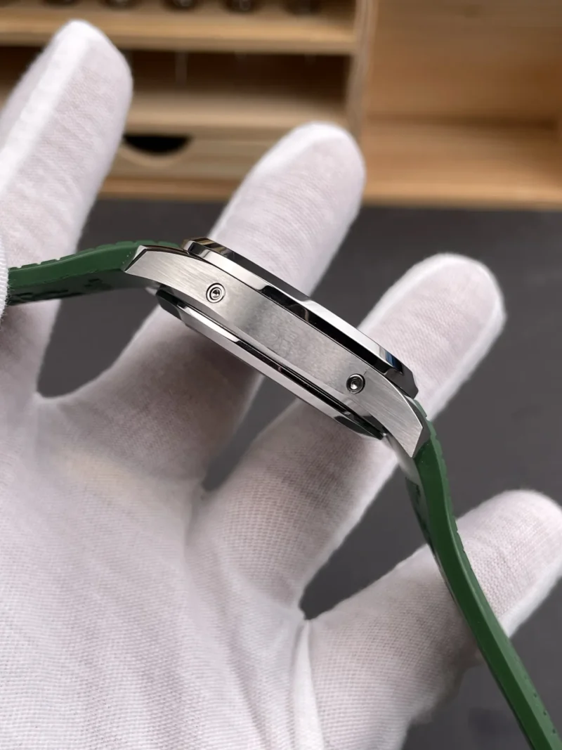 Patek Philippe Aquanaut Green Dial 39.9mm