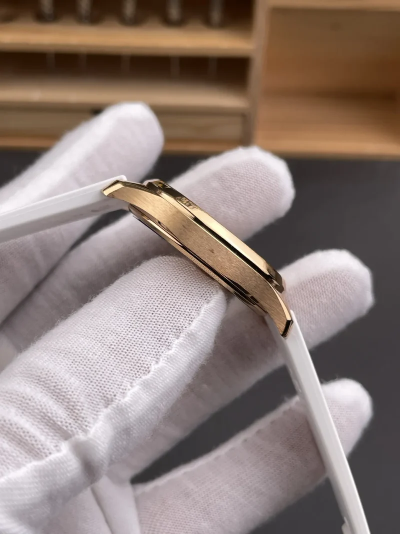 Patek Philippe Aquanaut Rose Gold 35.6mm