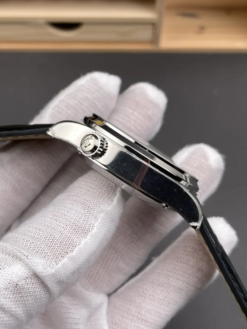 Jaeger-Le Coultre Master 42mm