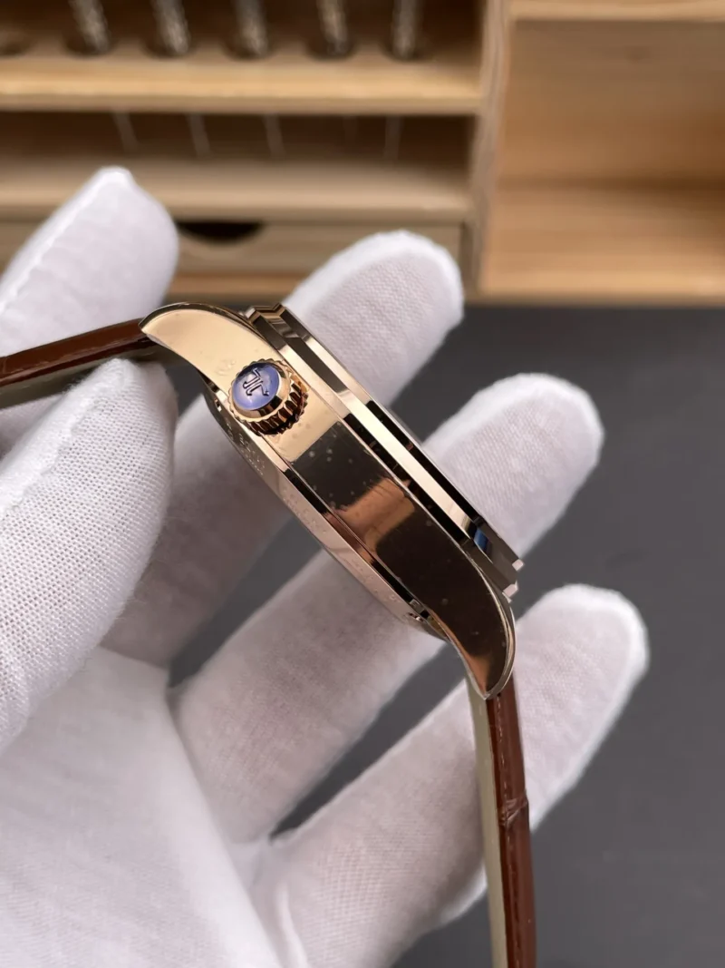 Jaeger-Le Coultre Master Rose Gold 42mm