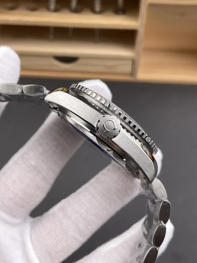 Omega Seamaster 600 GMT 43.5mm