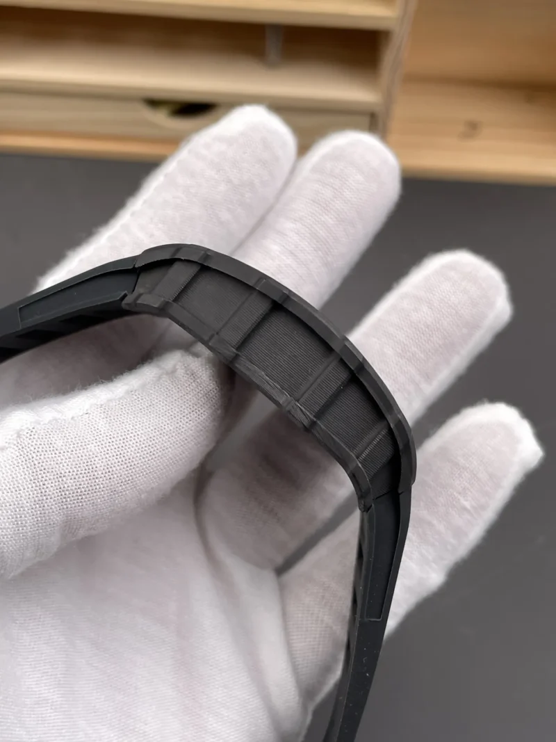 Richard Mille RM35-01 Carbon Fiber 51x42mm
