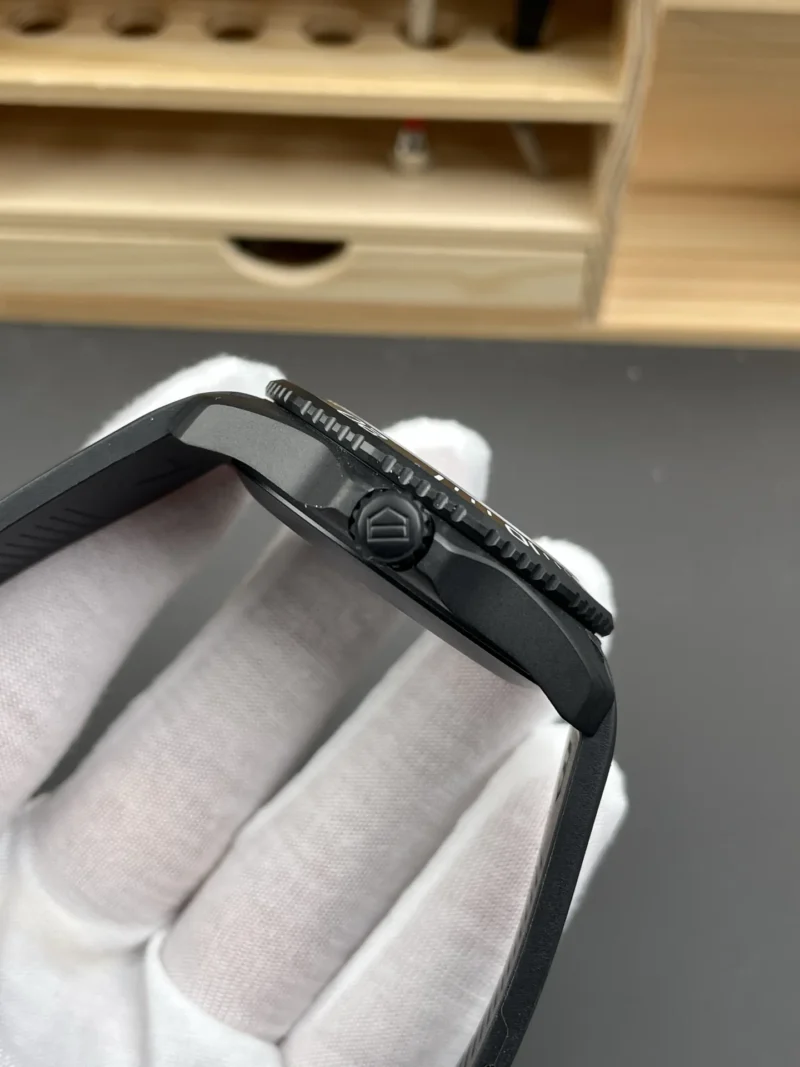 TAG Heuer Aquaracer Ceramic 43mm