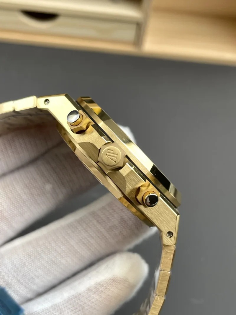 AP Royal Oak 26240 Egg Yolk 41mm