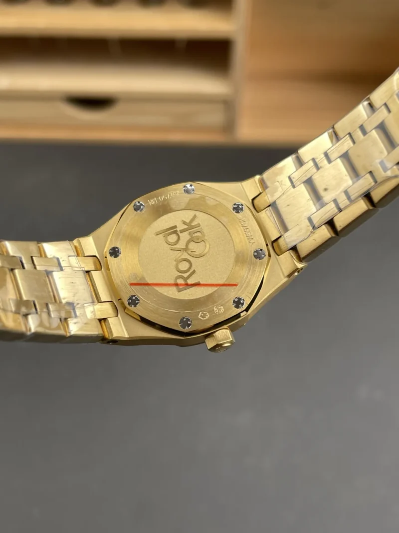 AP Royal Oak 67630 Frosted Gold 23mm
