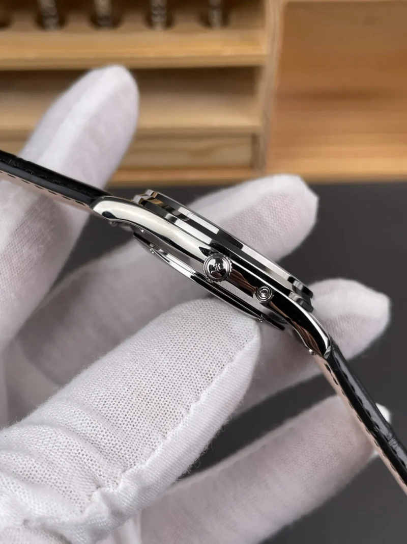 Jaeger-LeCoultre Master 39mm