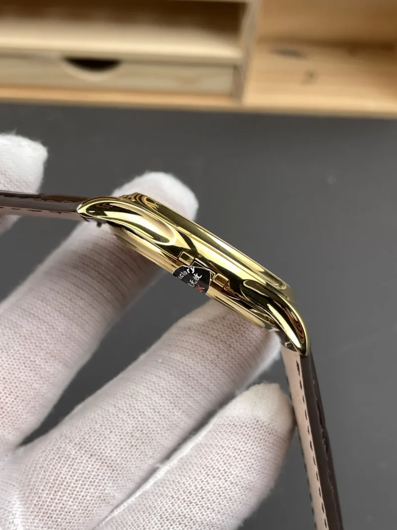 Patek Philippe Calatrava 5227 J Gold 39mm