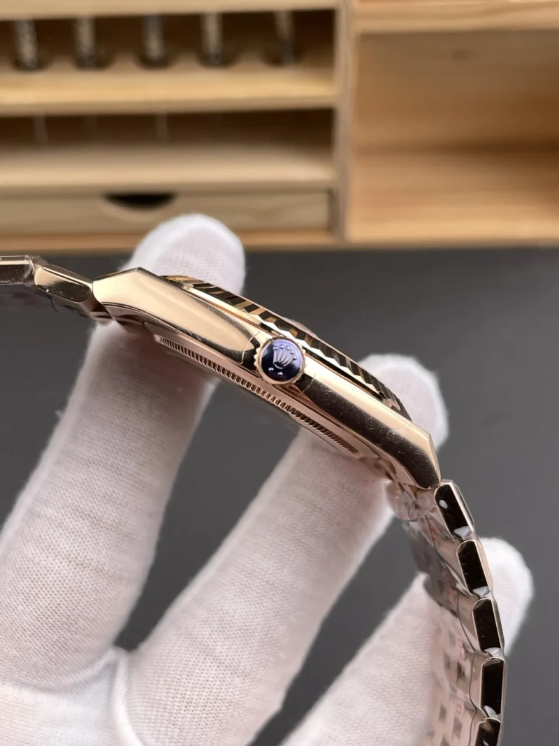 Rolex Sky-Dweller Rose Gold 40mm