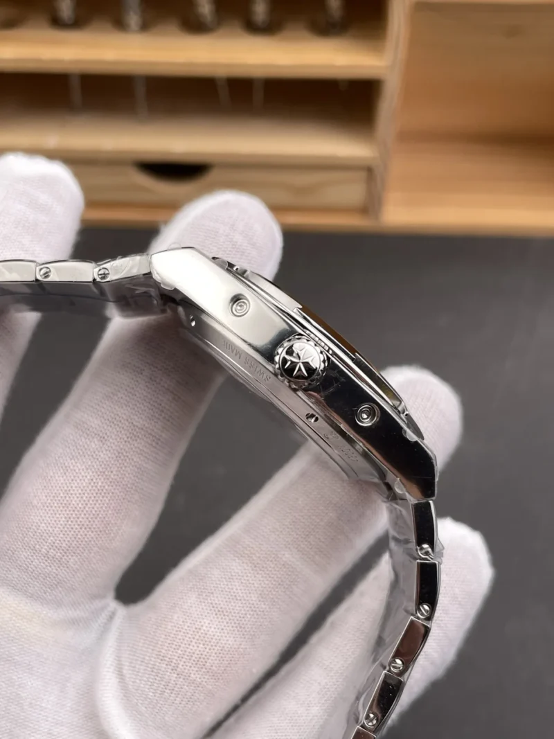 Vacheron Constantin Overseas 4300 Perpetual Calendar 41.5mm