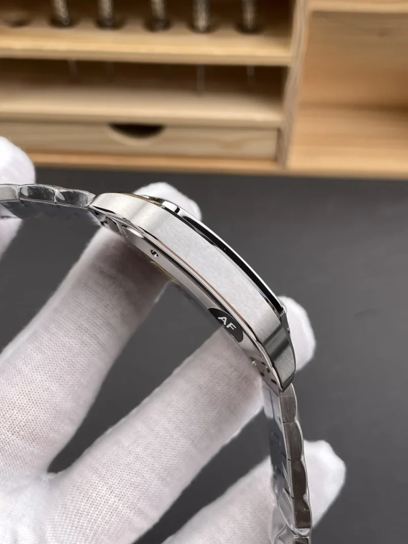 Cartier Santos White Dial 39.8mm