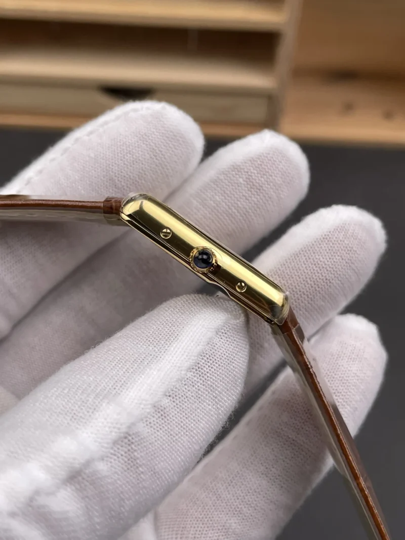Cartier Tank New 29.5x22mm