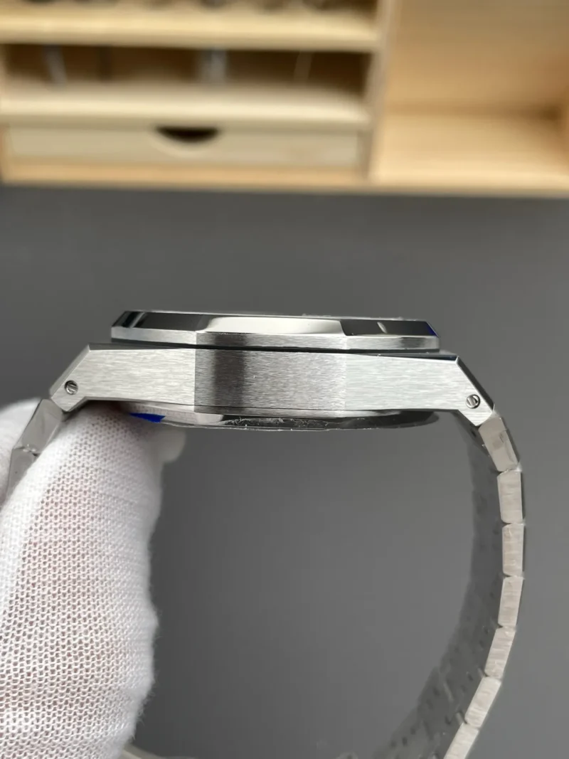 AP Royal Oak 26240 Black Dial 41mm