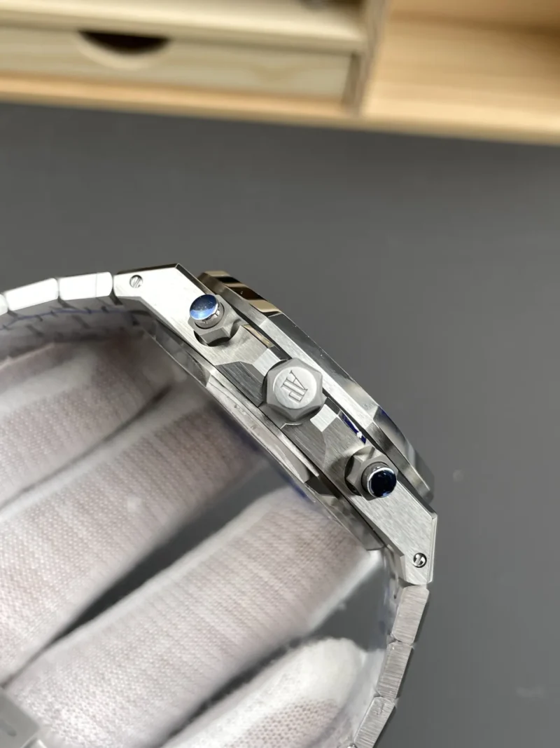 AP Royal Oak 26240 Blue Dial 41mm