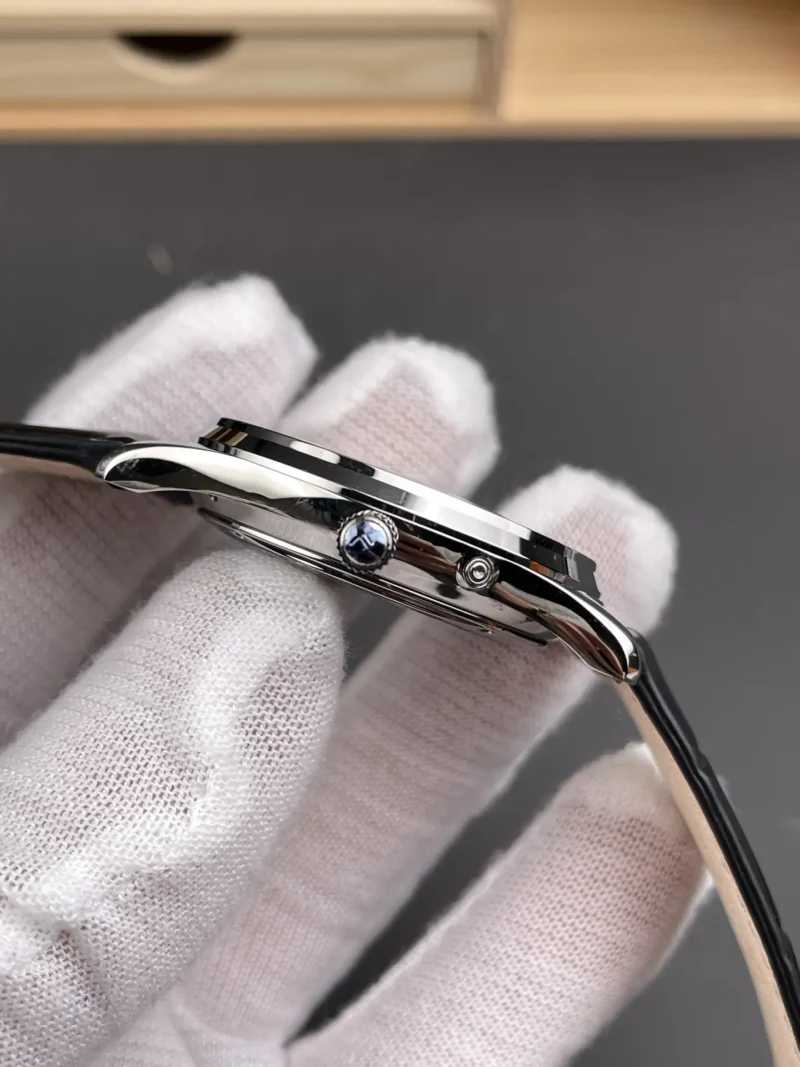 Jaeger-Le Coultre Master 39mm