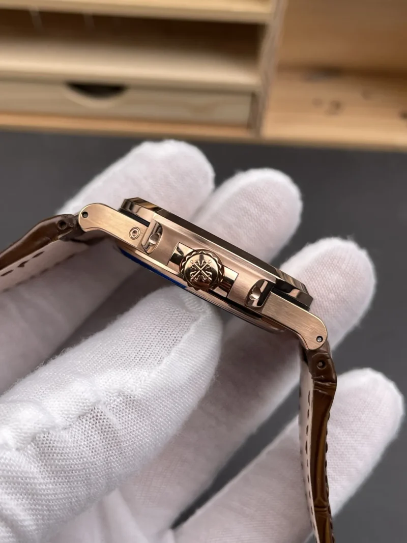 Patek Philippe Nautilus 5712 Rose Gold 40mm