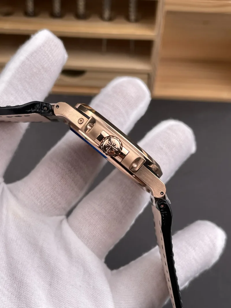 Patek Philippe Nautilus 5724 Rose Gold 40mm