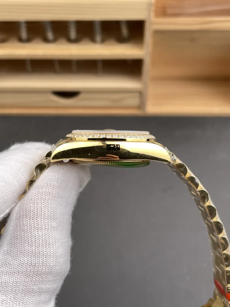 Rolex Datejust Mother-of-Pearl Ladies 31mm