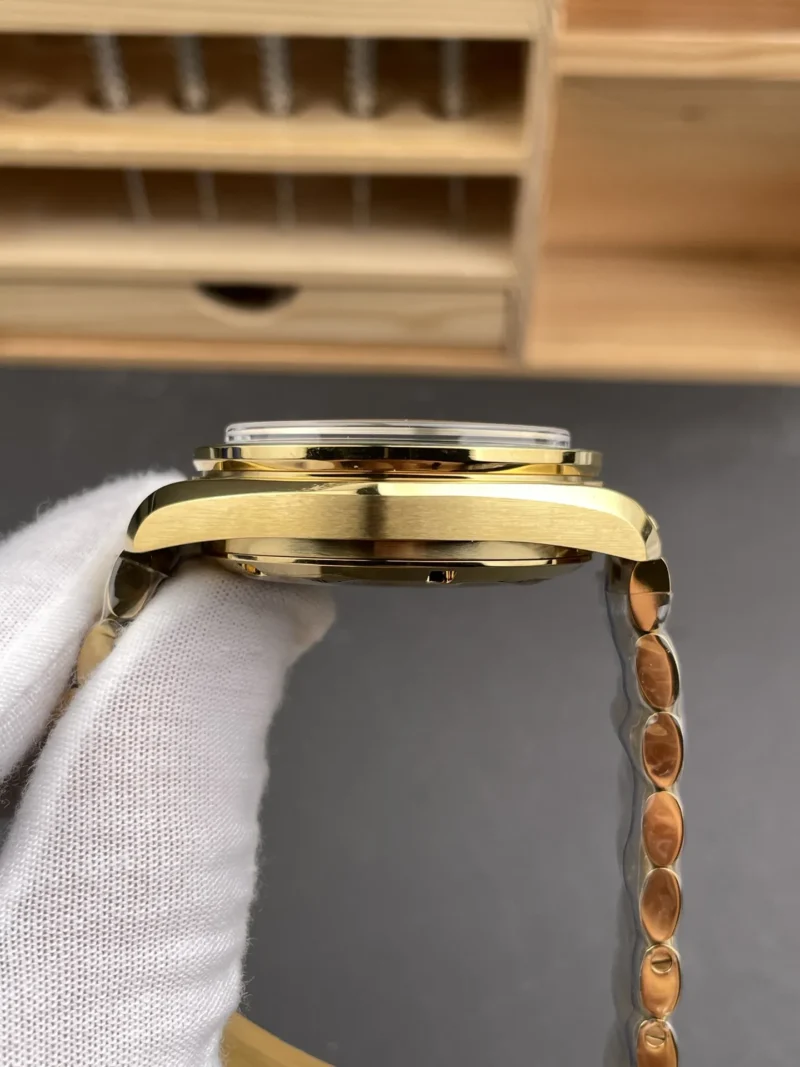 Omega Speedmaster Green 42mm
