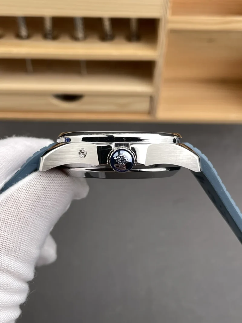 Patek Philippe Aquanaut Blue Dial 40.8mm