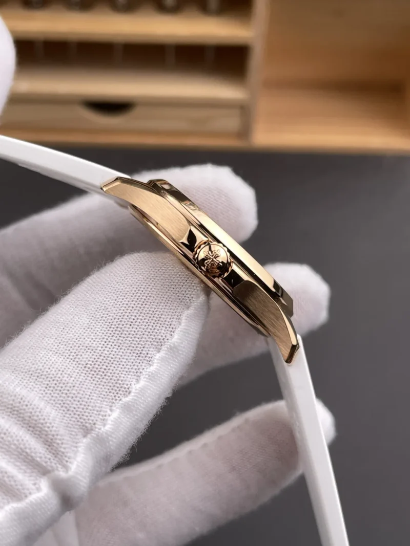 Patek Philippe Aquanaut Rose Gold 35.6mm
