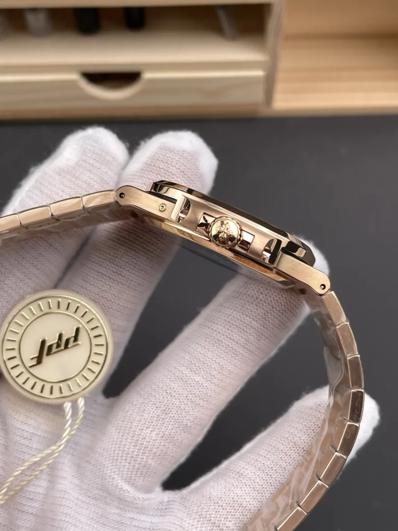 Patek Philippe Nautilus Rose Gold 40mm