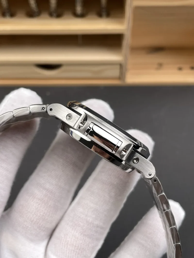 Patek Philippe Nautilus 5740 Blue Dial 40mm
