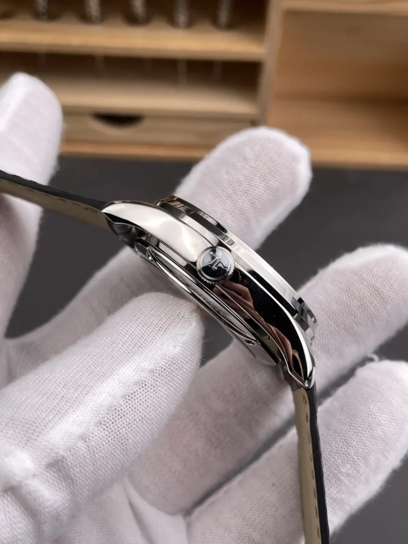 Jaeger-Le Coultre Ultra-Thin Master Perpetual Calendar 39mm