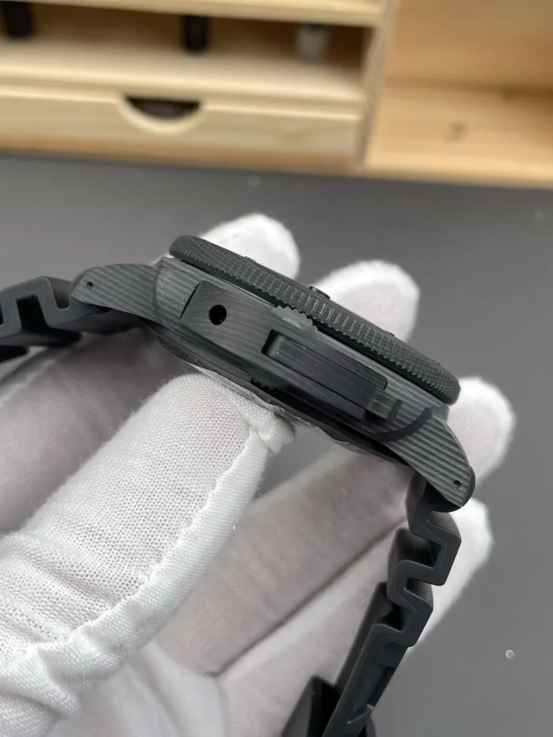 Panerai Luminor PAM616 Carbon Fiber 47mm