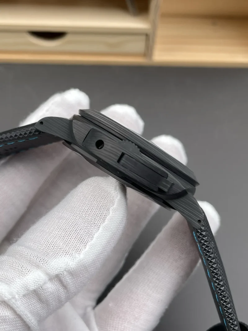 Panerai Luminor PAM1661 Carbon Fiber 44mm
