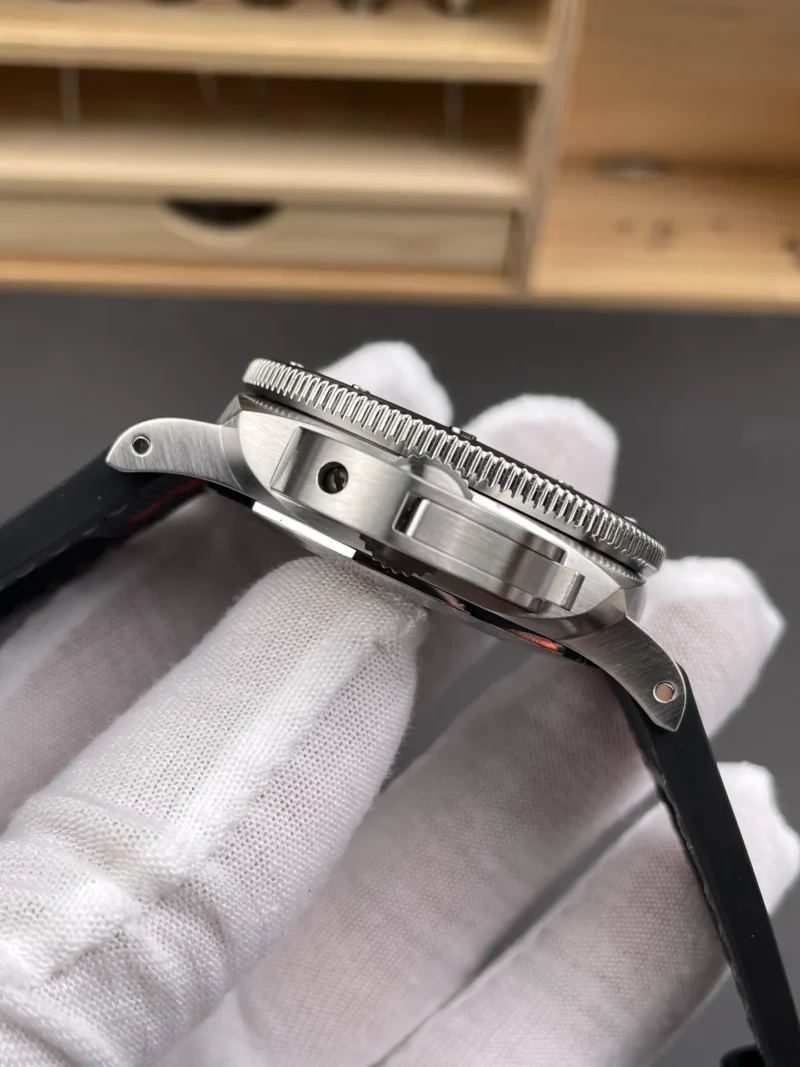 Panerai Luminor PAM1579 White 42mm