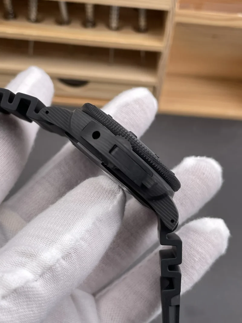 Panerai Submersible Submersible PAM2231 Titanium 42mm