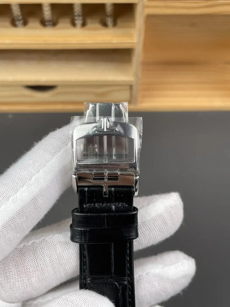 Jaeger-LeCoultre Master 39mm