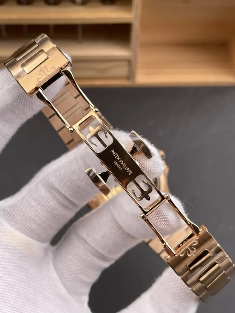 Patek Philippe Nautilus 7118 Rose Gold 35.2mm