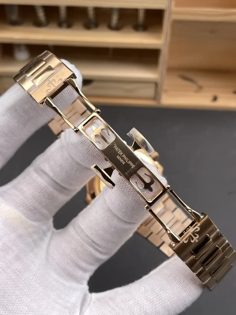 Patek Philippe Nautilus 7118 Rose Gold 35.2mm