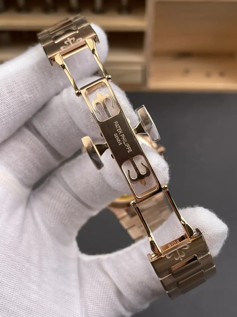 Patek Philippe Nautilus 7118 Rose Gold 35.2mm
