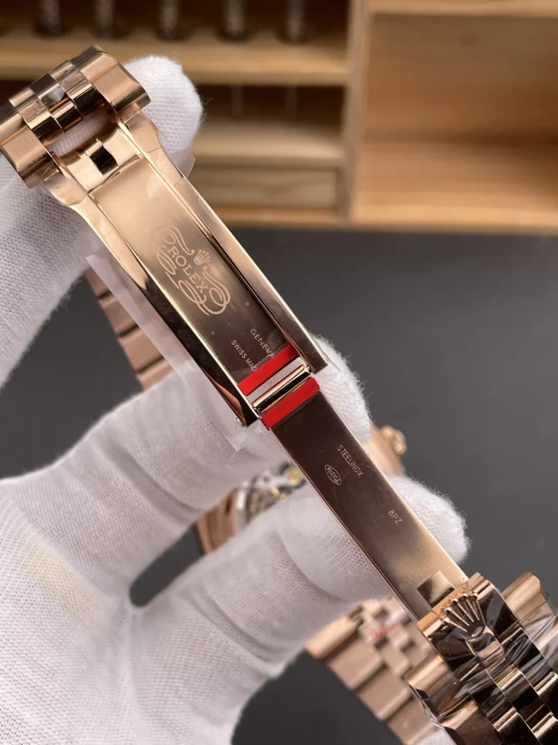 Rolex Sky-Dweller Rose Gold 40mm