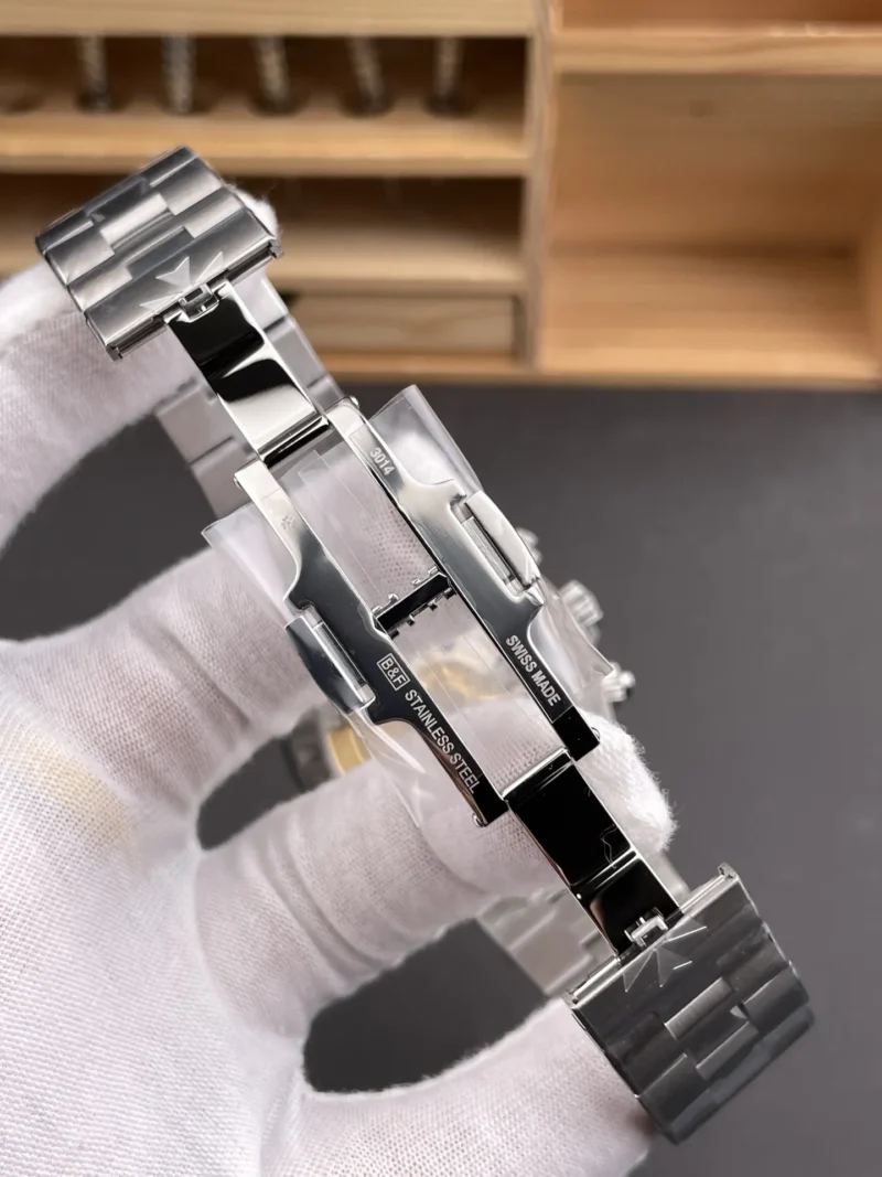 Vacheron Constantin Overseas 5500 Panda 42mm