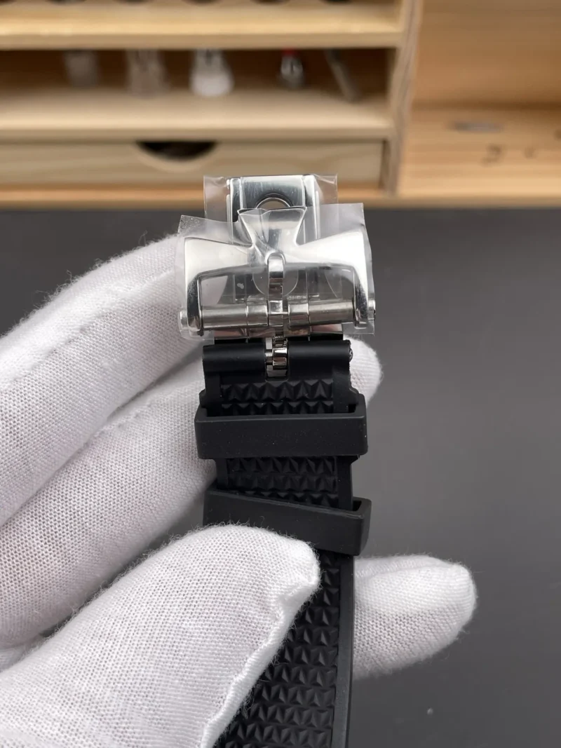 Vacheron Constantin Overseas 5500 Panda 42mm
