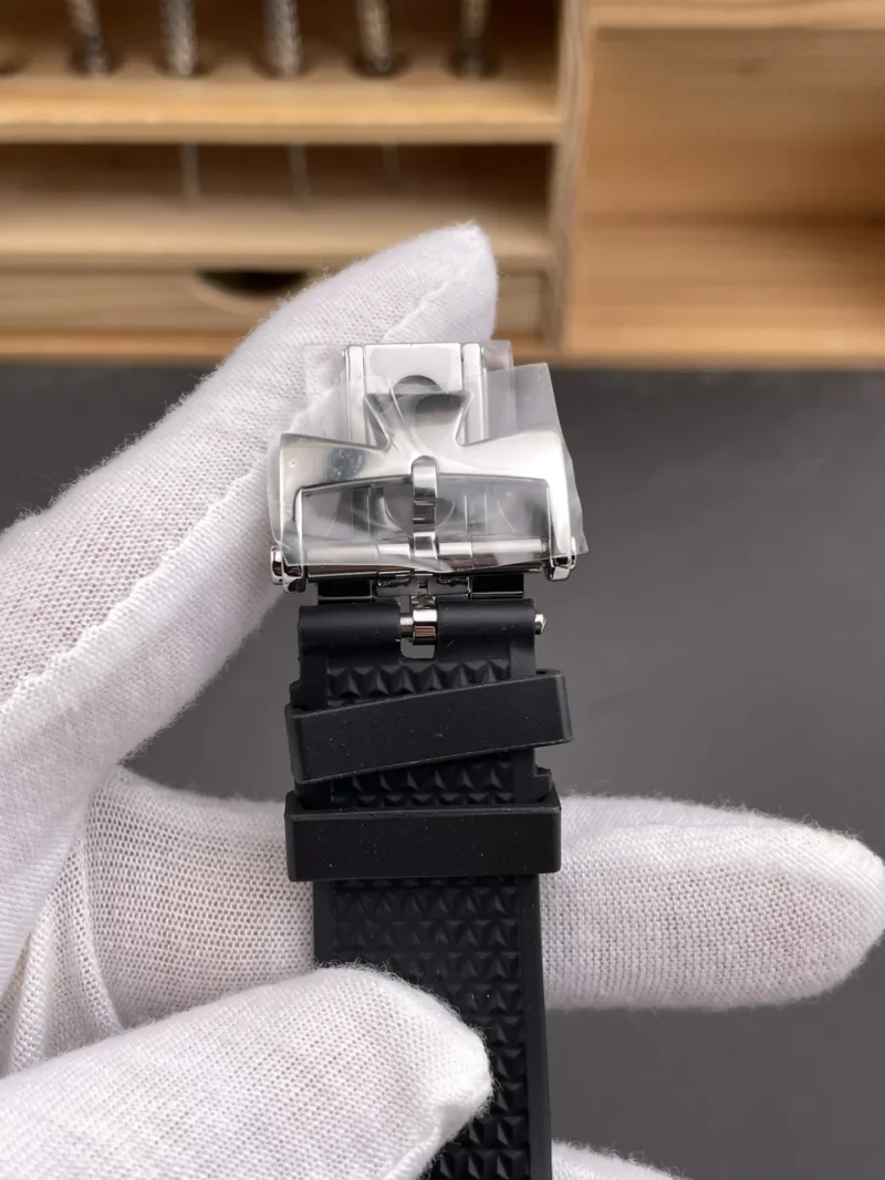 Vacheron Constantin Overseas 5500 Panda 42mm