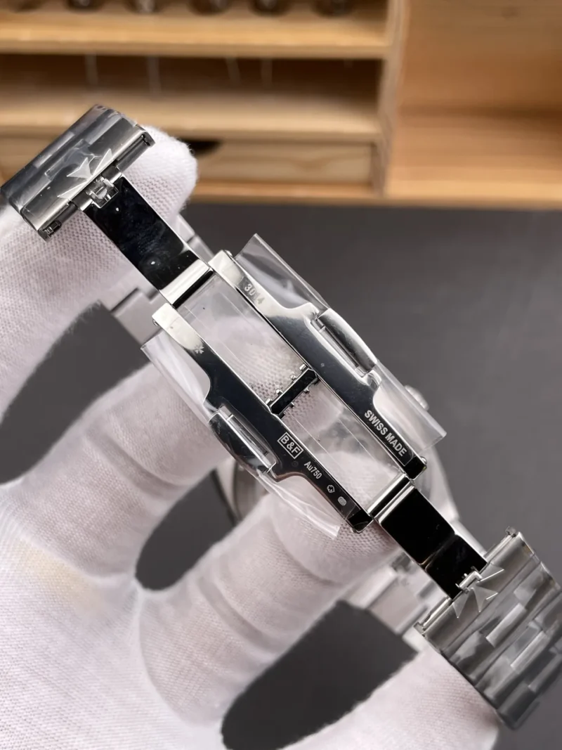 Vacheron Constantin Overseas 4300 Perpetual Calendar 41.5mm