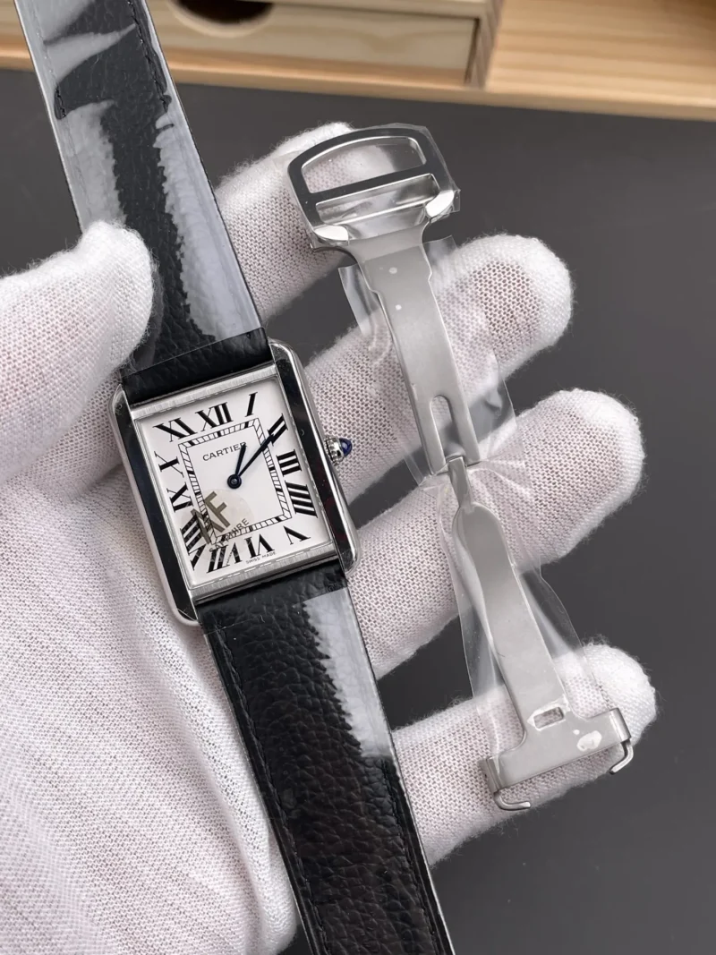 Cartier Tank Classic 34.8x27.4mm