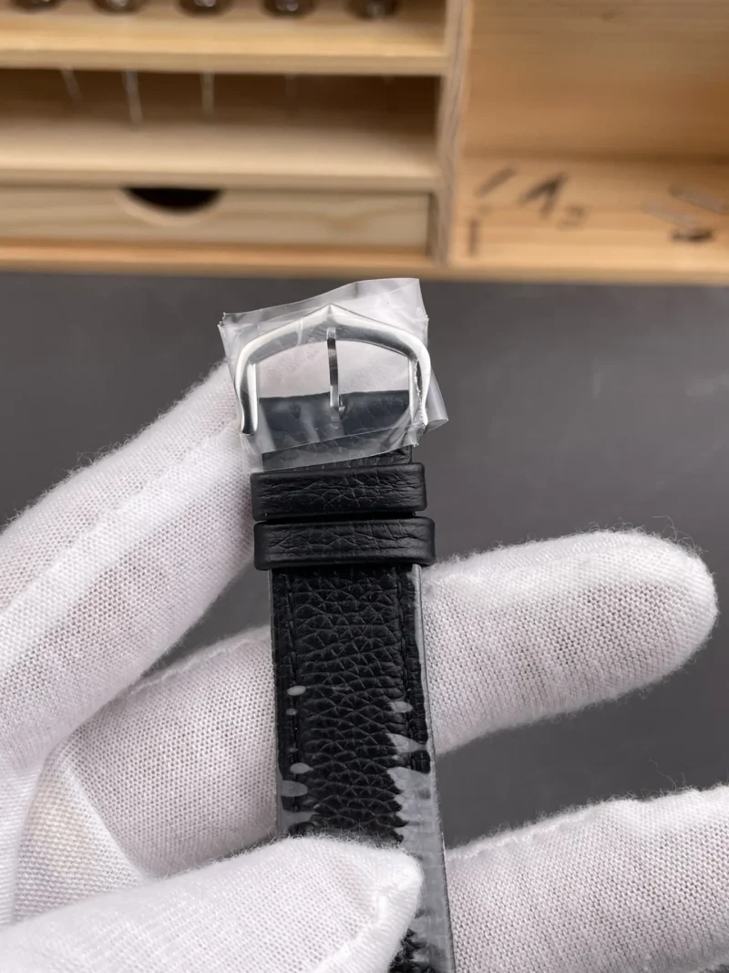 Cartier Tank Black Dial 33.7x25.5mm