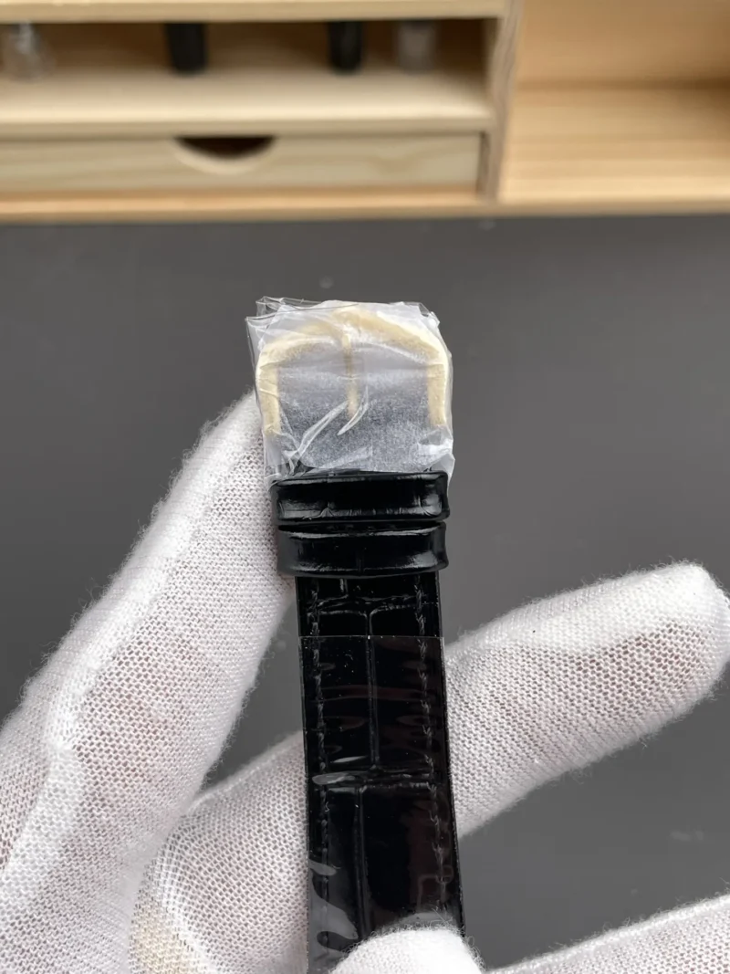Cartier Tank Black Dial 33.7x25.5mm