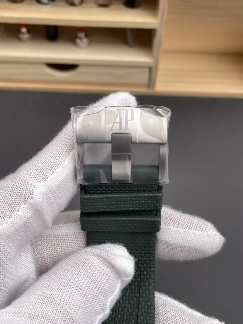 AP Royal Oak 26405 Smoked Green 44mm