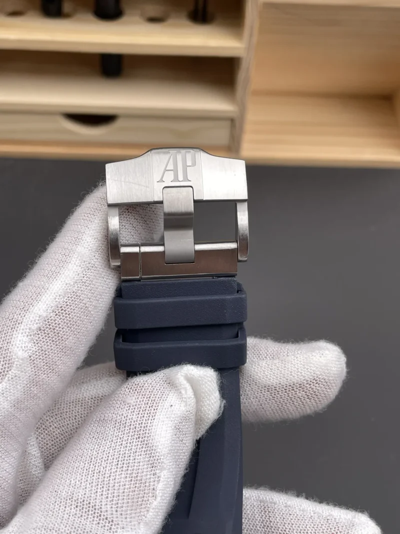 AP Royal Oak 15720 Blue Dial 42mm