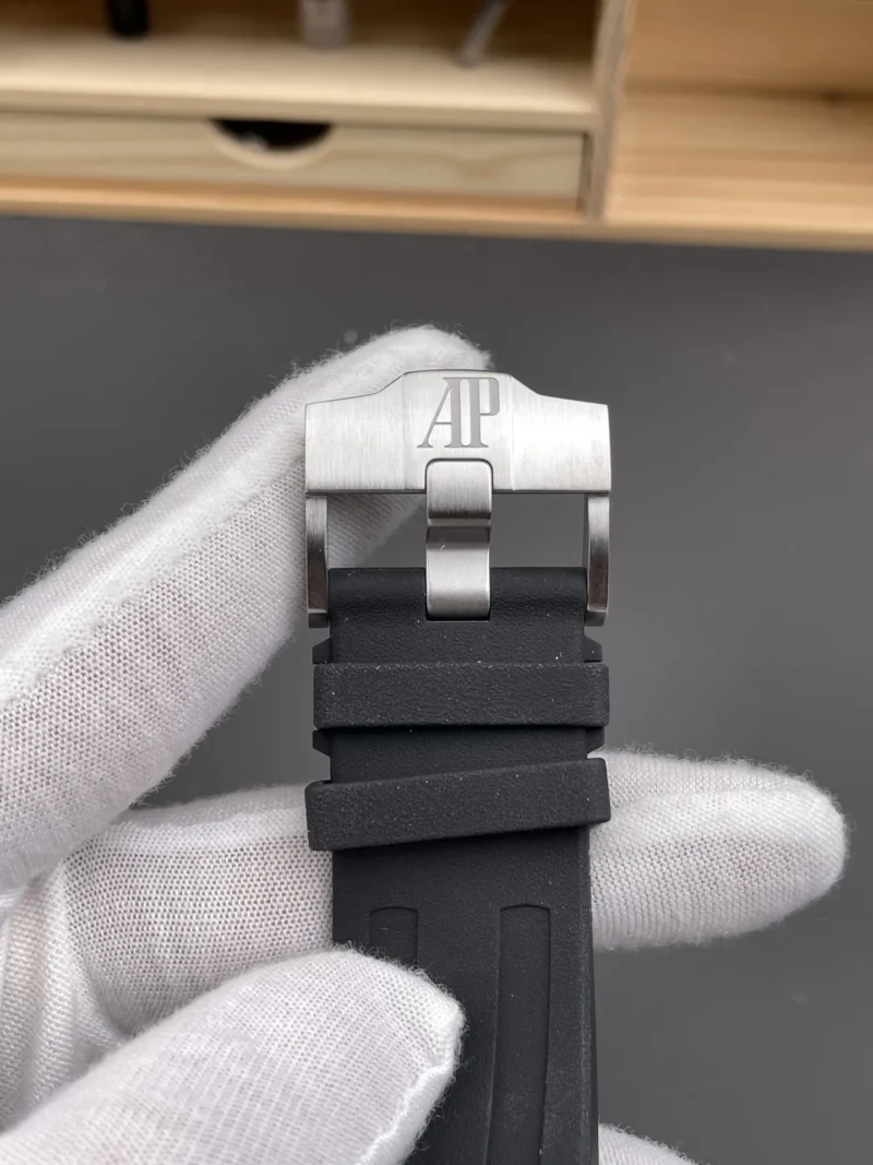 AP Royal Oak 15703 Solid Caseback 42mm