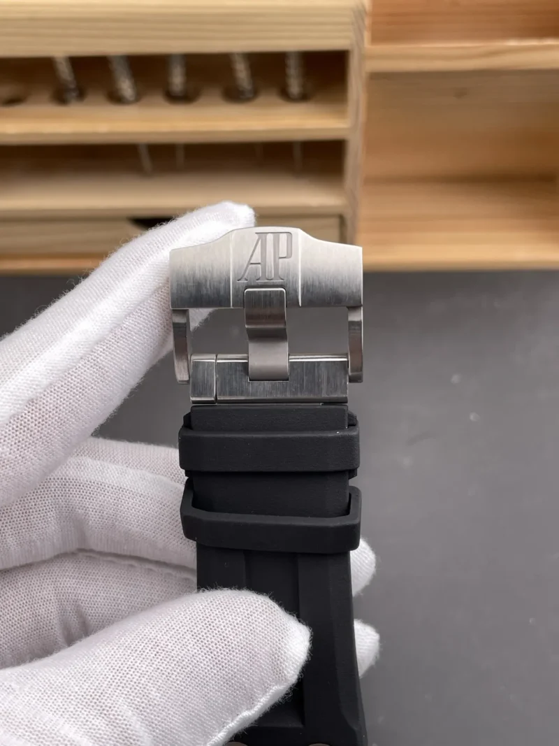 AP Royal Oak 15720 Ceramic 42mm